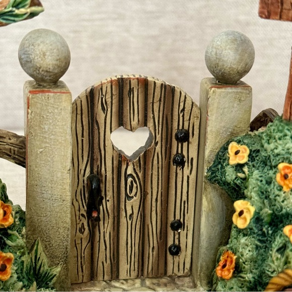 Love Letters - Goebel M. I. Hummel Special Edition Musical Hummelscape 2002 - Picture 7 of 16